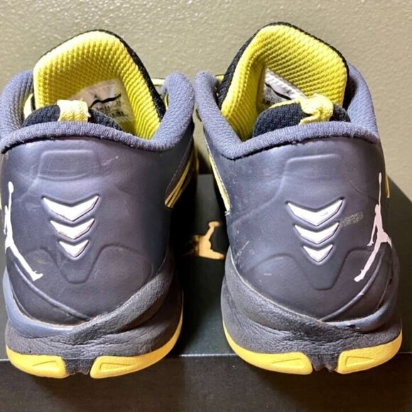 Nike Air Jordan's 2014 CP3 Vll AE Men’s Size US 10 Gray & Yellow Neon - Picture 4 of 11